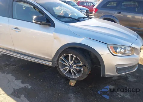 2016 Volvo V60 Cross Country T5 from USA, damaged, VIN YV4612HK7G1003441